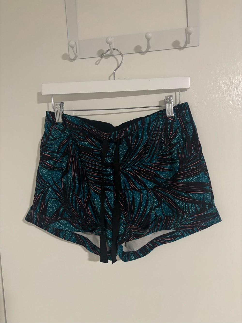 Lululemon Spring Break Away Shorts